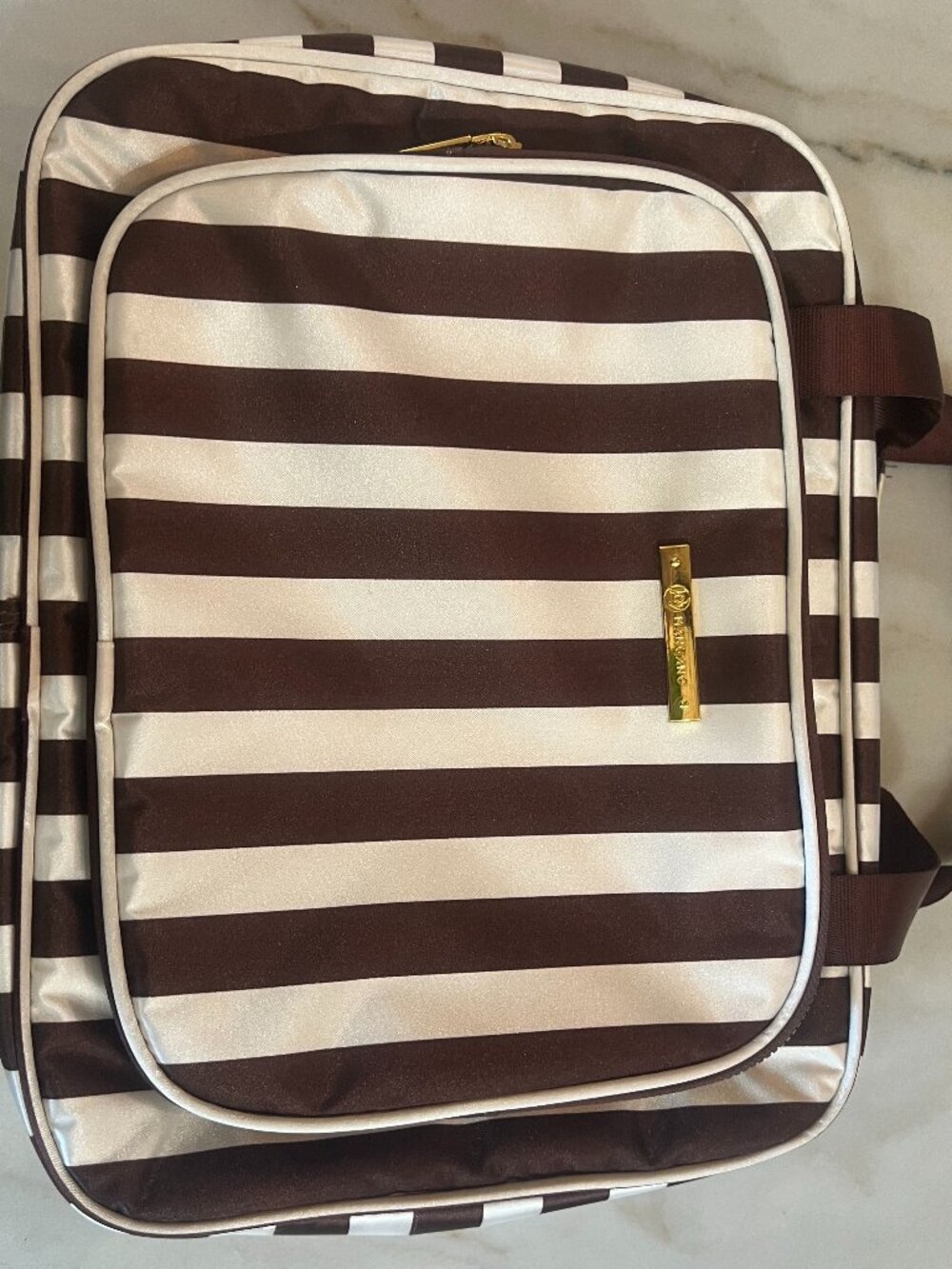 Like New Mangano Hanging Cosmetic Bag
